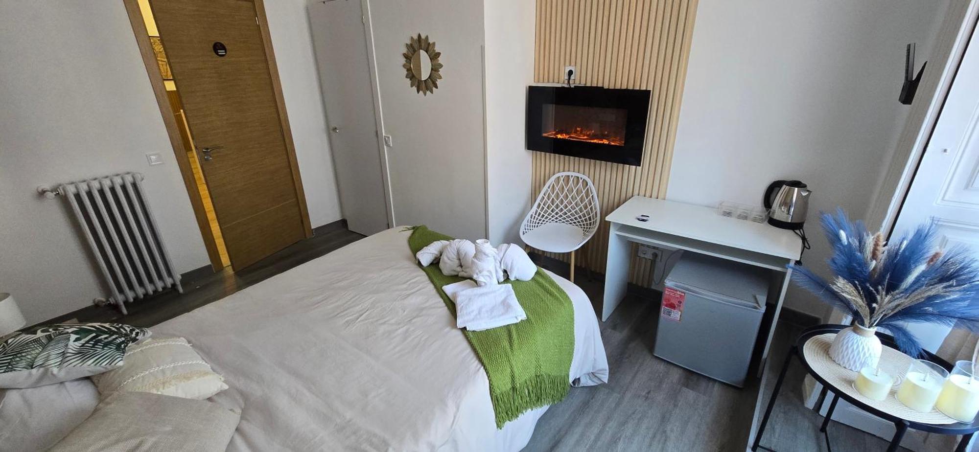 Habitaciones Universal Madrid Exterior photo