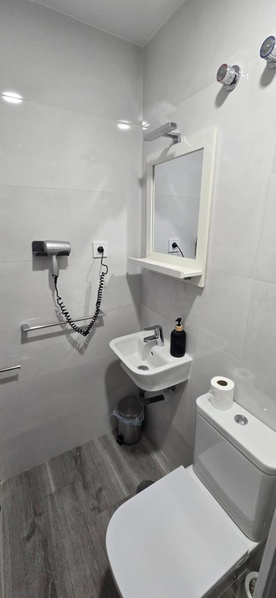 Habitaciones Universal Madrid Exterior photo