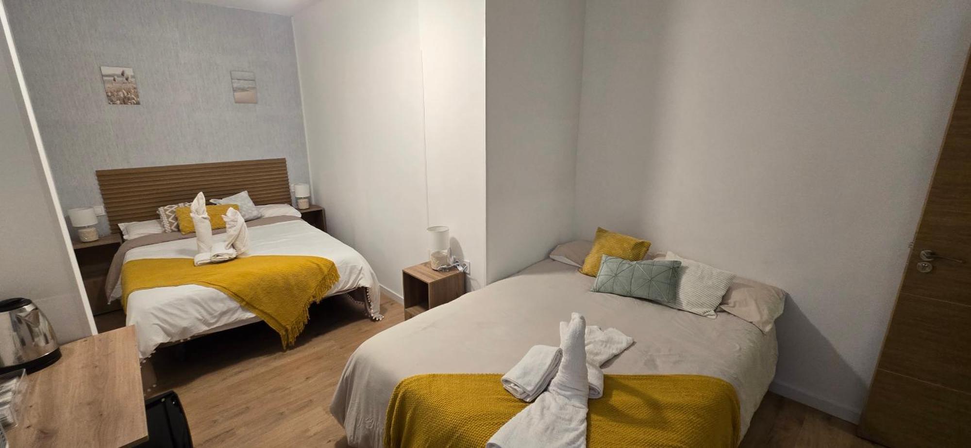 Habitaciones Universal Madrid Exterior photo