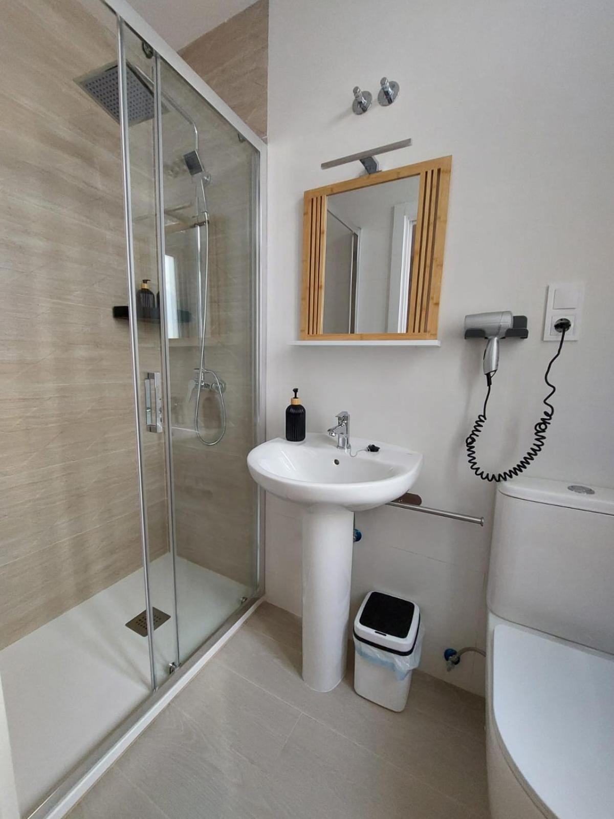 Habitaciones Universal Madrid Exterior photo