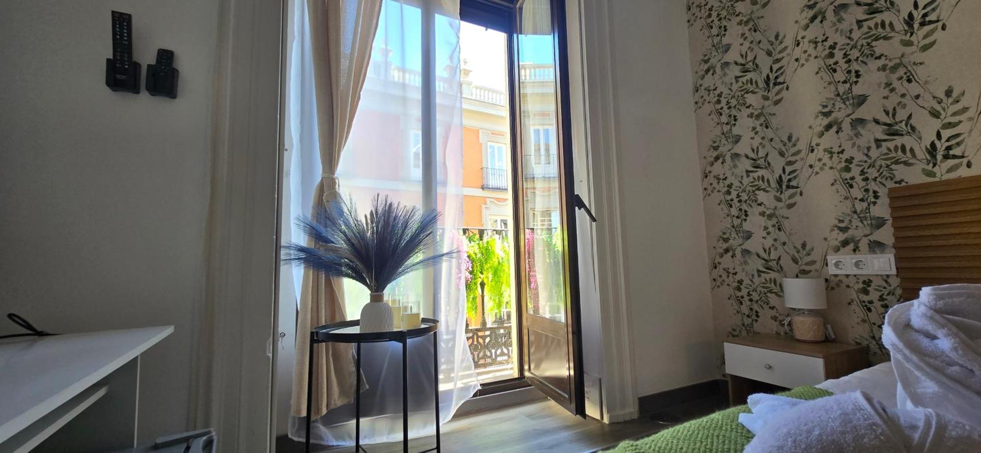 Habitaciones Universal Madrid Exterior photo