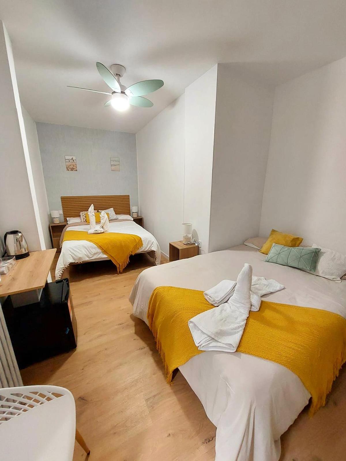 Habitaciones Universal Madrid Exterior photo