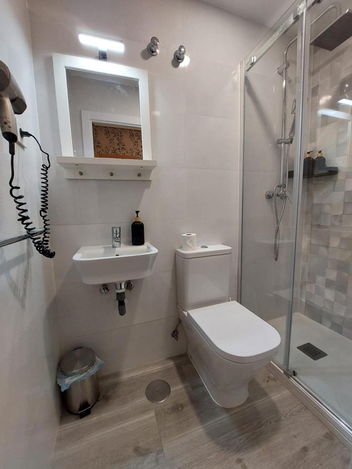 Habitaciones Universal Madrid Exterior photo
