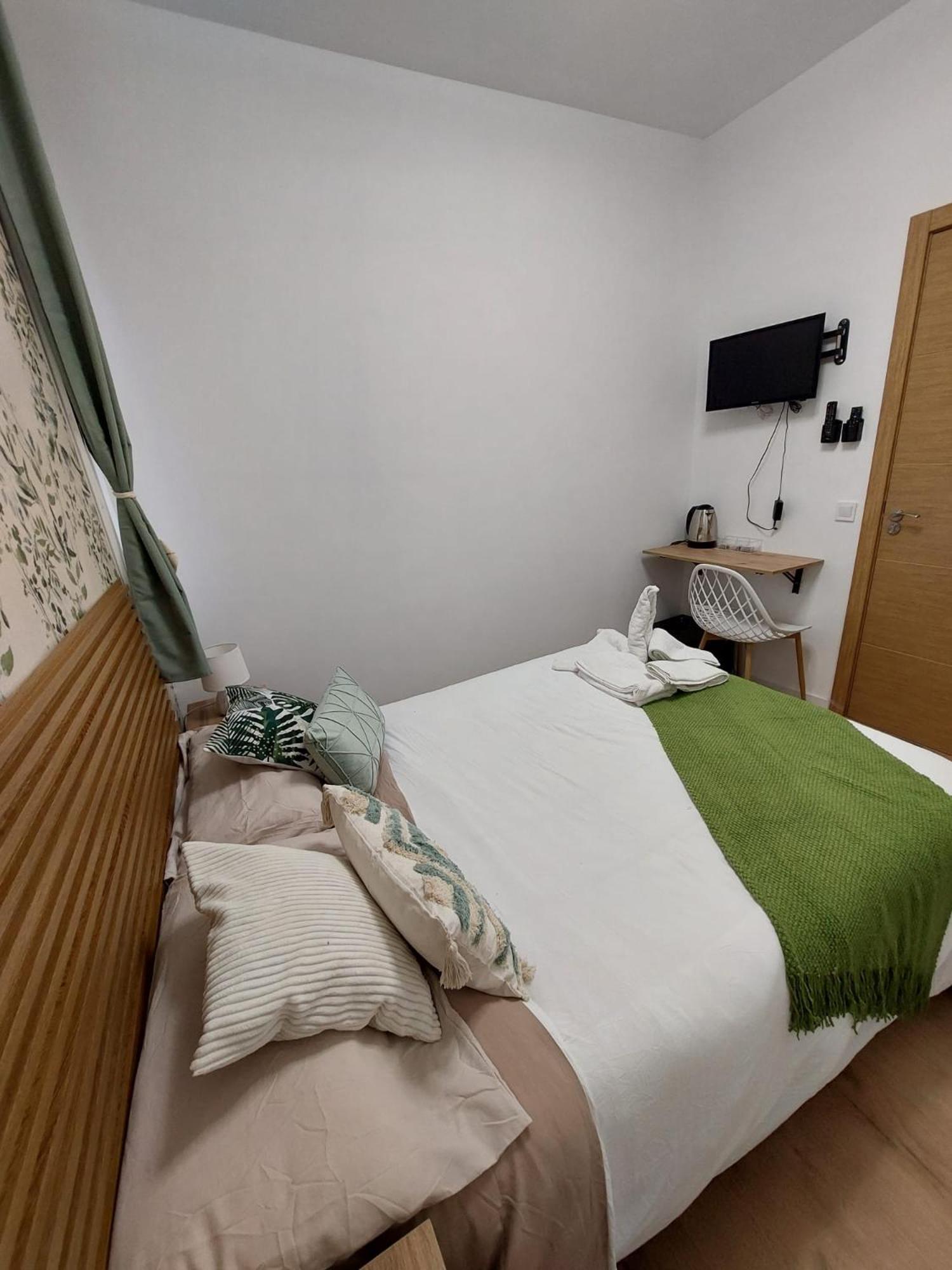 Habitaciones Universal Madrid Exterior photo