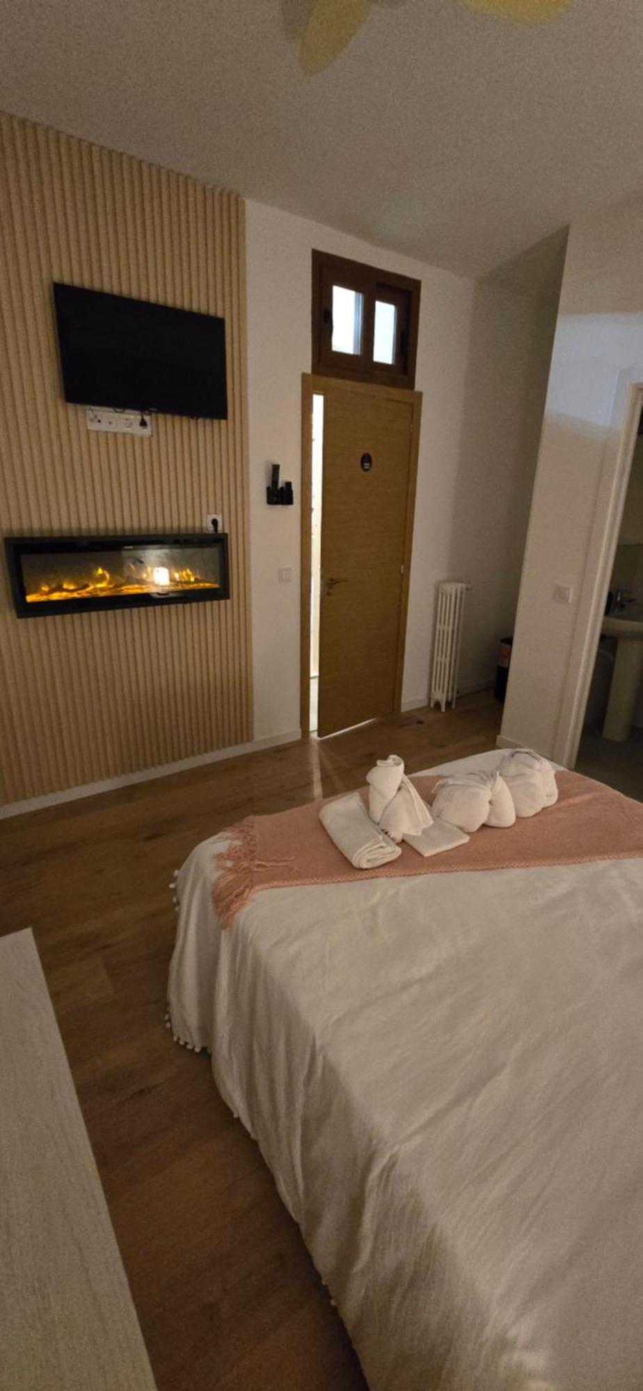 Habitaciones Universal Madrid Exterior photo
