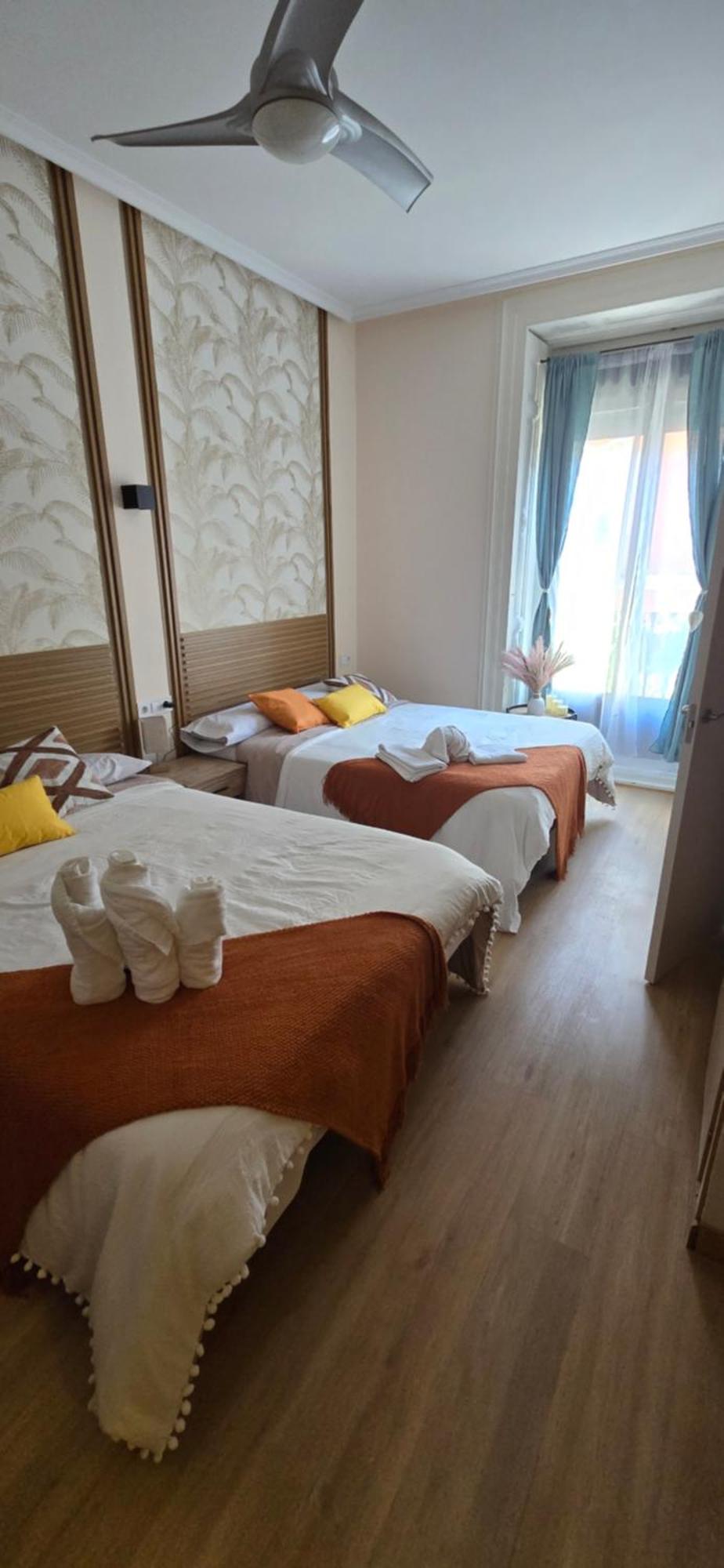 Habitaciones Universal Madrid Exterior photo